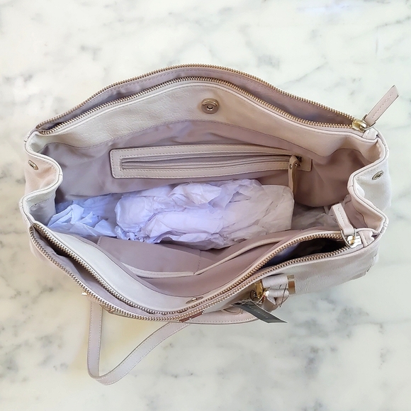 NWT. The Limited Crossbody/Shoulder/Laptop bag with three layers - Picture 3 of 5